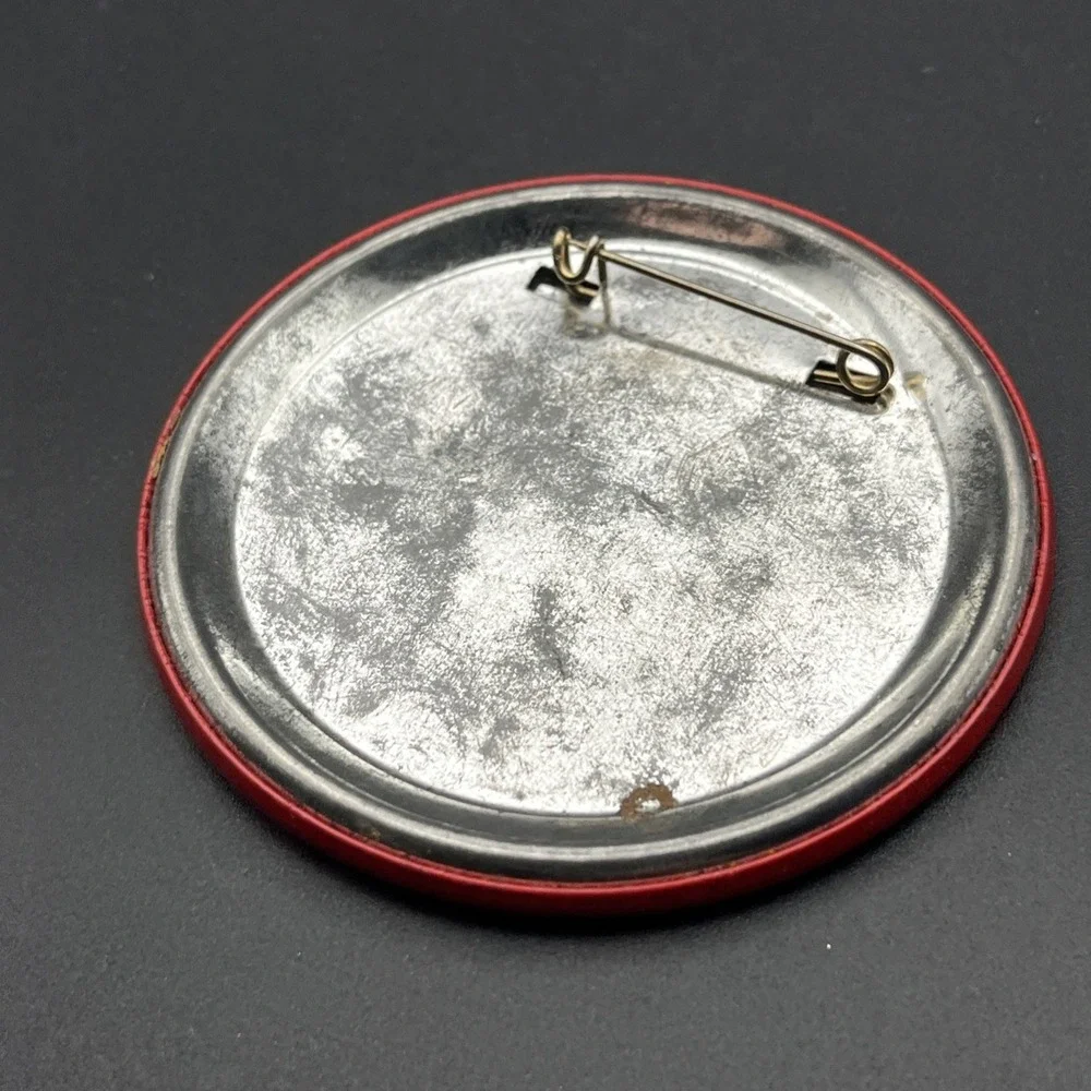 Oneida Buy The Silver Ring On My‎ Finger Button Pin